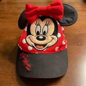 Girls Walt Disney World Minnie Mouse hat
Size toddler 51-53cm